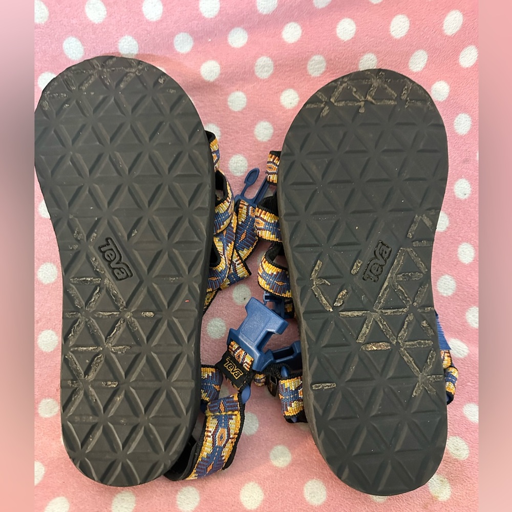 Unique Teva sandals size 7 women’s - Picture 6 of 8